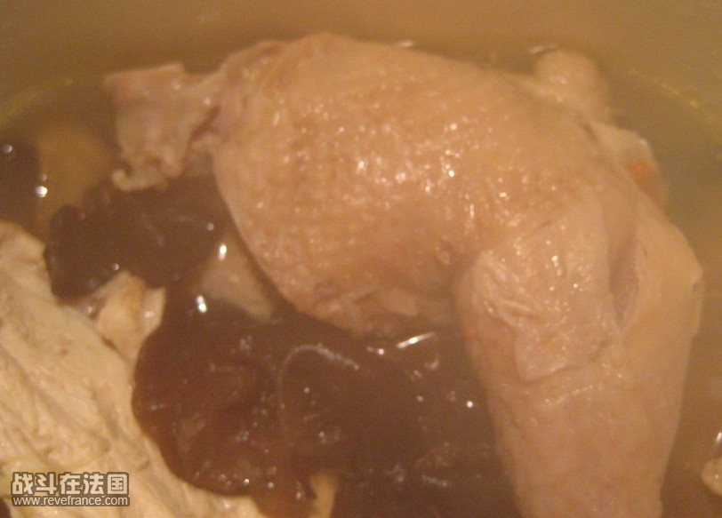 热腾腾的鸡汤！！