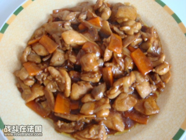 滑炒鸡丁，鸡腿肉很嫩滴。。。