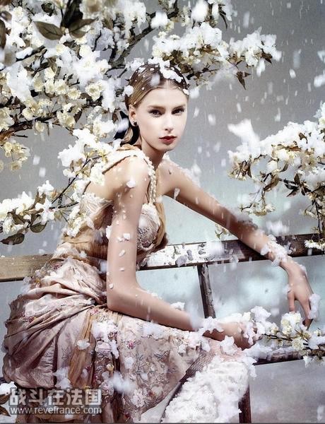 Hana Soukupova 2005Vogue China 1165944661.jpg