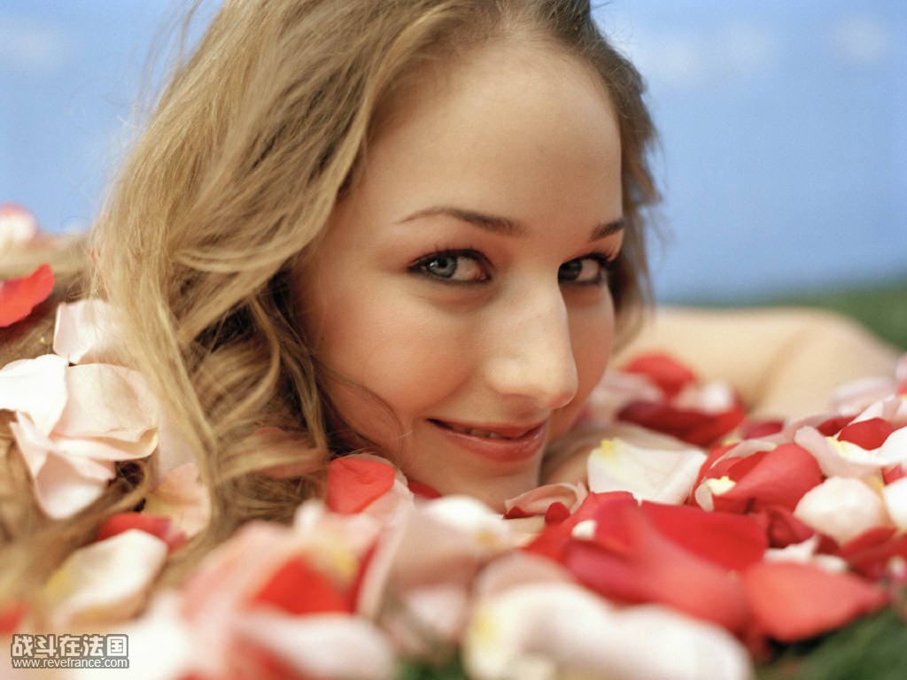 leelee751024x768.jpg