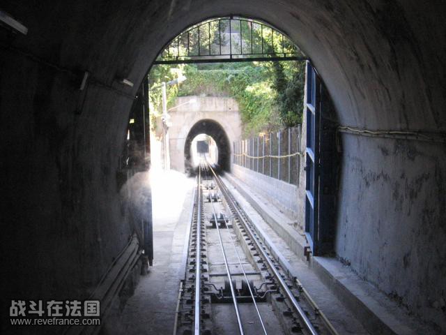 上山小火车隧道.jpg
