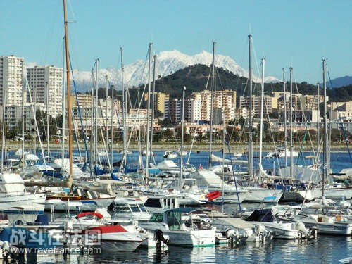 port de l'amiraute.jpg