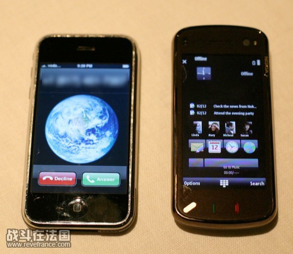 nokia-97-vs-iphone-3g-blur.jpg