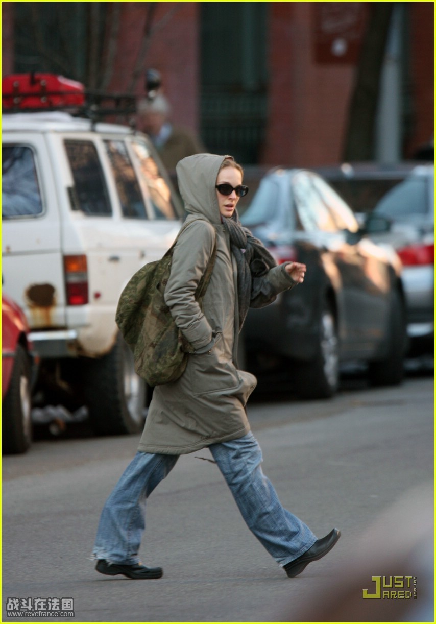 natatlie-portman-vegan-shoes-03.jpg