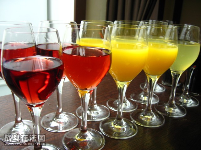 我调的cocktail....kir, vodka..