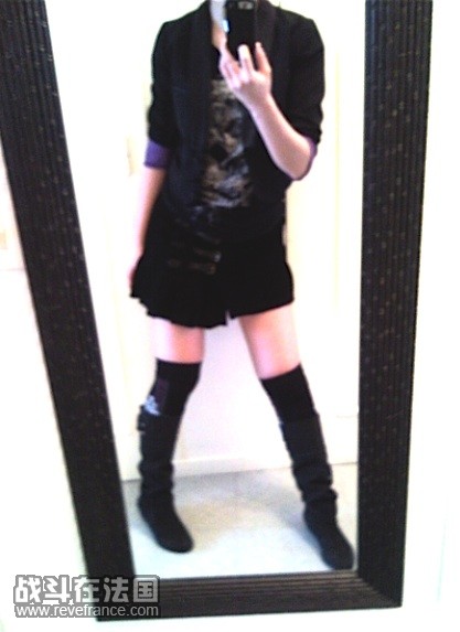 rock风，hm外套不到30e，t恤zara 4,99e裙子jennyfer
