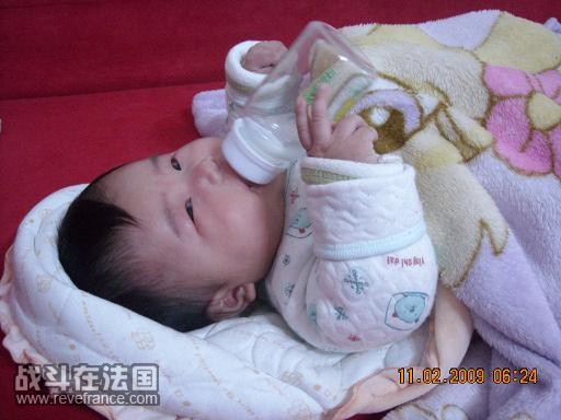 娃哈哈 自己拿奶瓶