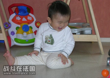 这个桔色的球球吸引了我半个小时的注意力