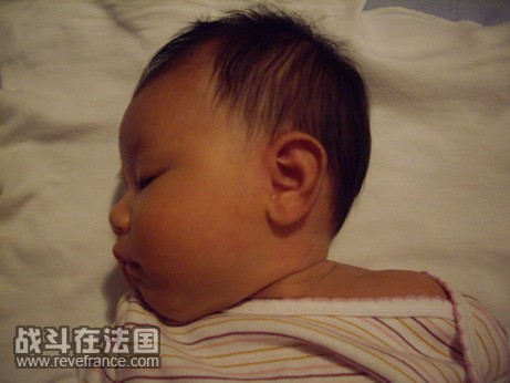 网络小胖露香肩