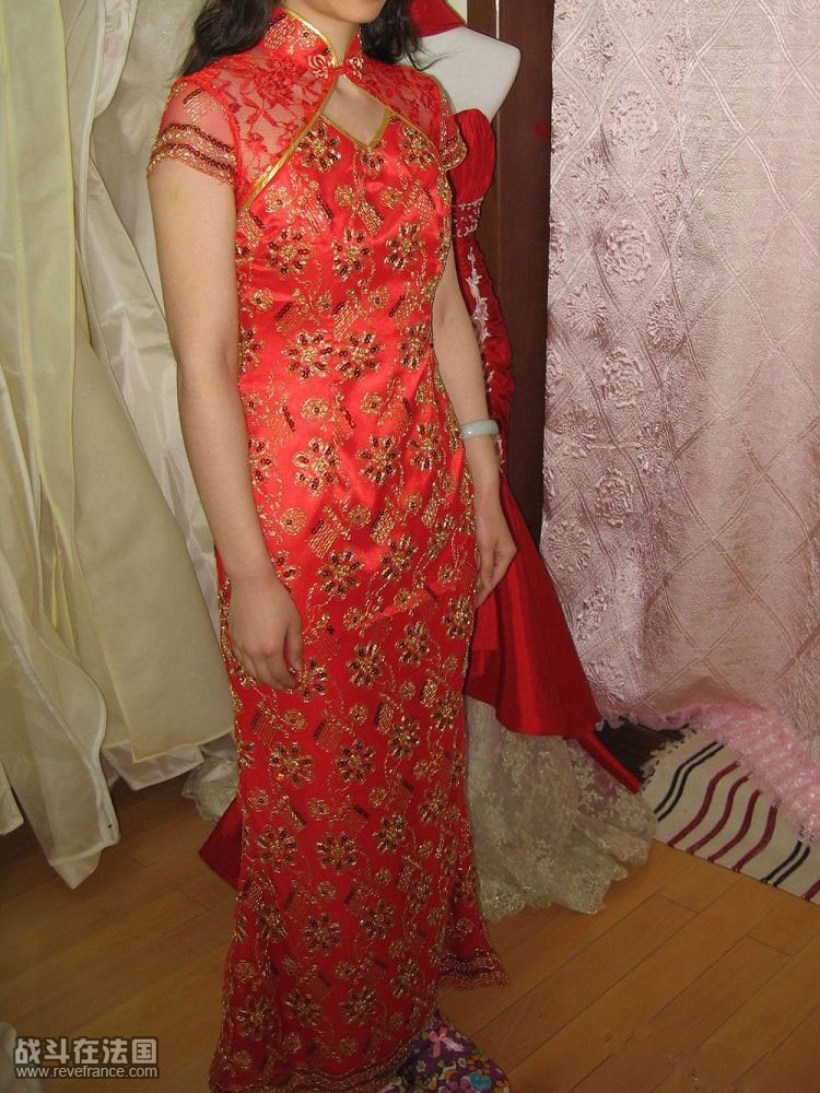 红色中式礼服.jpg