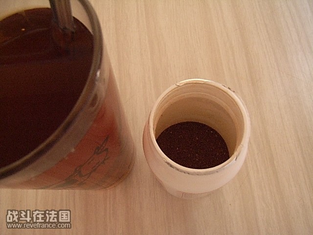 茶跟茶瓶里面样子.JPG