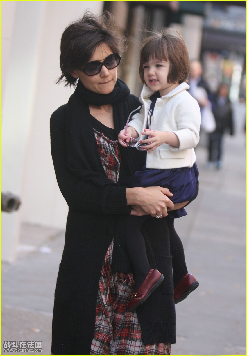 suri-cruise-sunglasses-11.jpg