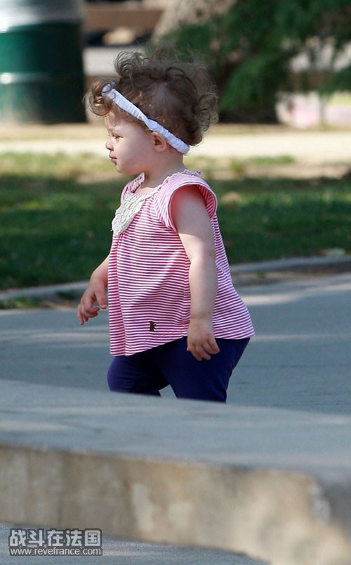 nicole richie and harlow 5139 2.jpg