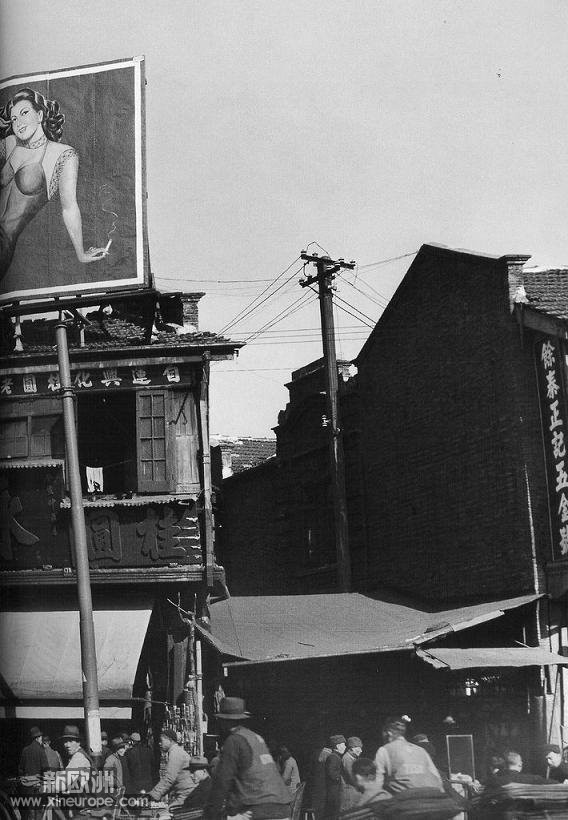 1948年1月，上海街景一角。.jpg