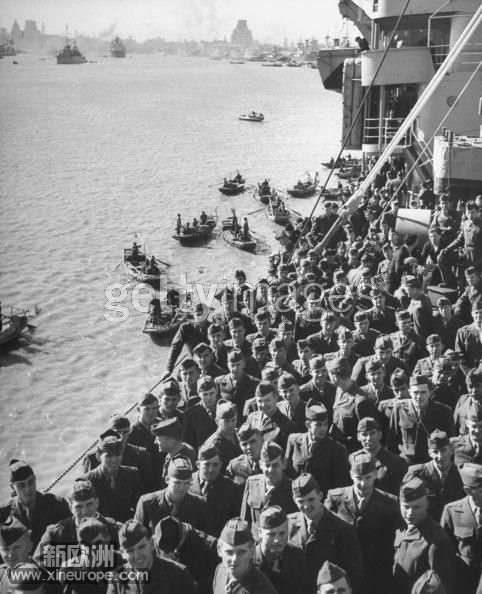 1948年，美军海军陆战队登陆上海.jpg