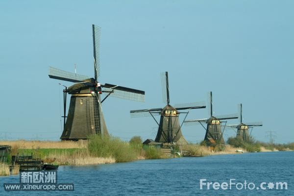Kinderdijk--Holland_web.jpg