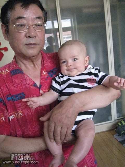 最喜欢姥爷抱抱啦！