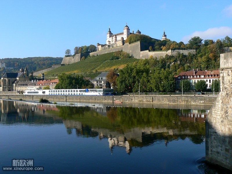 Die Festung Marienberg am Main in Würzburg.jpg