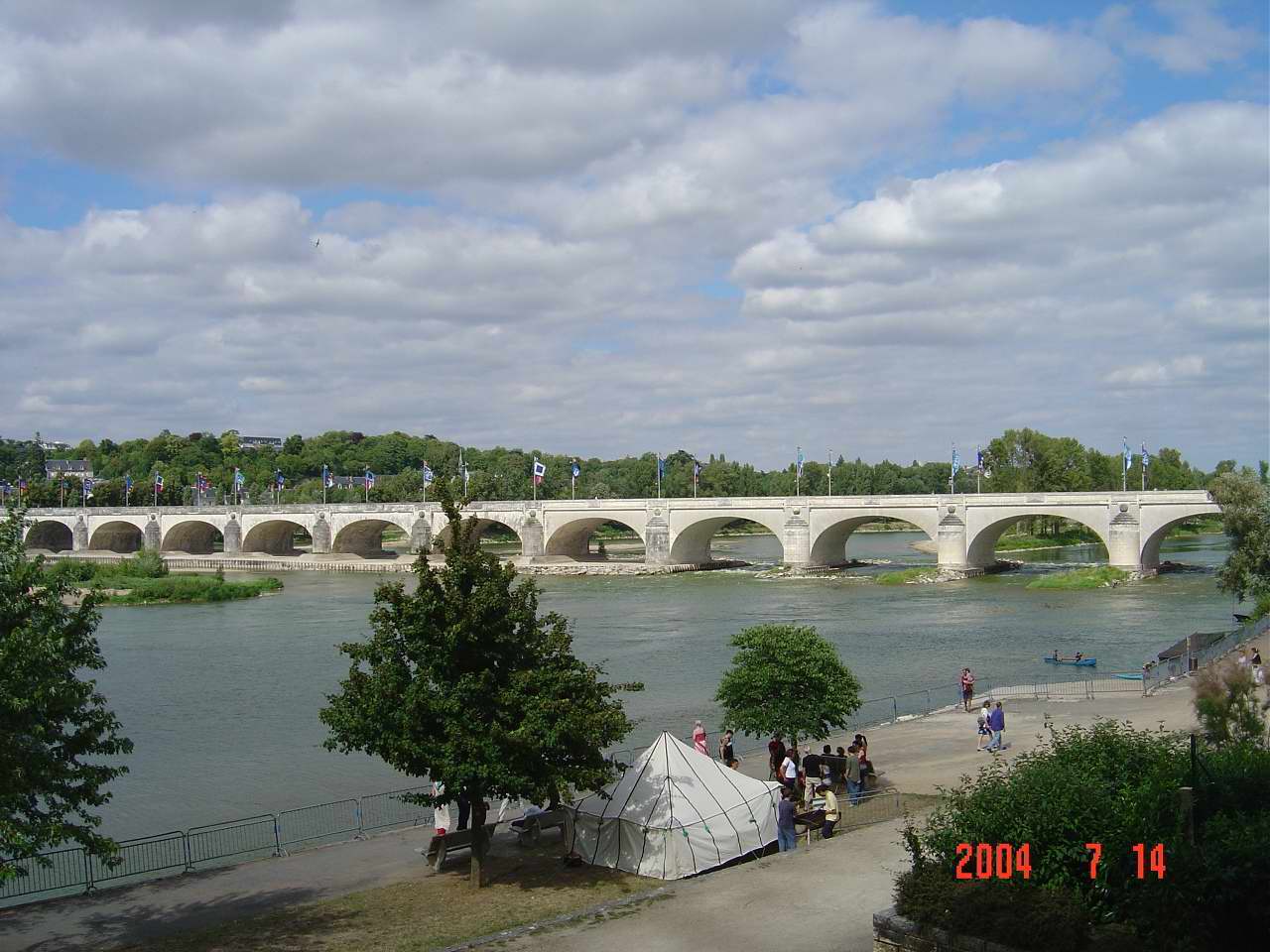 卢瓦尔河上的桥-6.jpg