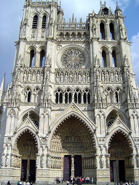 Cathedral_of_Amiens.jpg