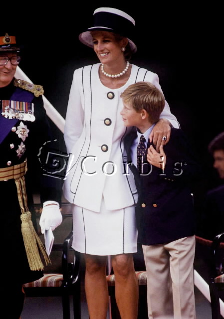 06-黛安那与两个小王子威廉和亨利9.jpg