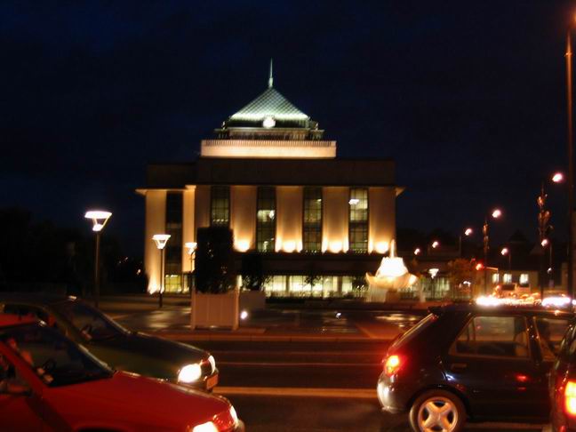 biblioteque au soir.JPG