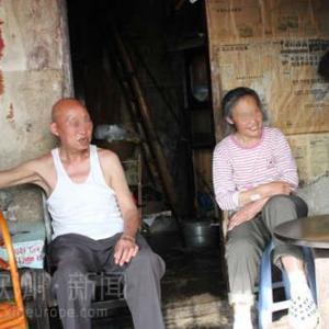 59岁老妇怕重婚蹲监狱 阁楼藏男人24年(图)