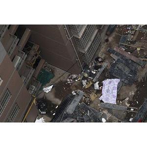 男子27层坠下砸中楼下女子 双双身亡