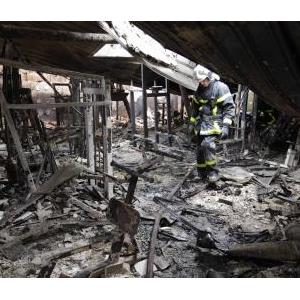 法国北部爆发骚*乱 或给奥朗德执政蒙上阴影