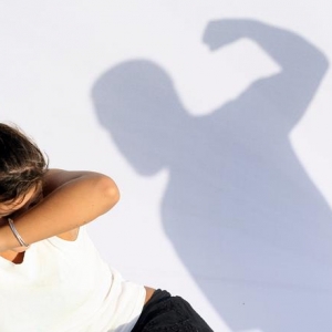 调查:法国女性遭性暴力几率是男性3倍